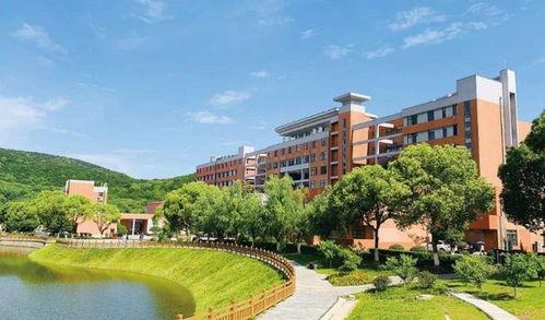 热门吃瓜无锡太湖学院,揭秘校园里的热门“吃瓜”事件