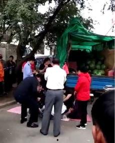 吃瓜爆料女人打架视频播放,吃瓜群众目睹女子激烈打架现场，视频播放引发热议