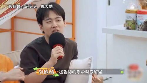 明星网红合唱跑调,明星网红合唱跑调，趣味横生音乐瞬间