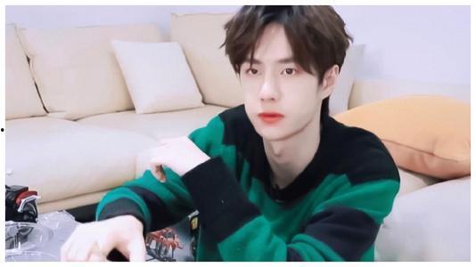 在线吃瓜爆料王一博,吃瓜群众眼中的流量担当