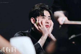 张云雷吃瓜爆料图片,揭秘娱乐圈幕后真相